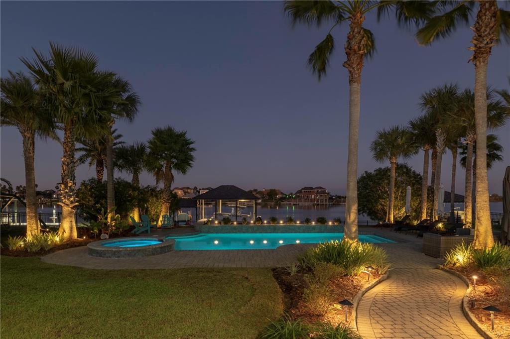 1481 LAKESHORE Boulevard