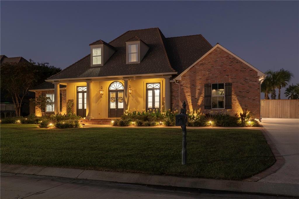 1481 LAKESHORE Boulevard