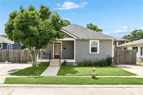 Photo of 532 JEFFERSON Street, Jefferson, LA 70121 (MLS # 2553901)