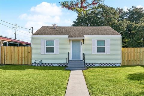 29 CURTIS Drive New Orleans LA 70126