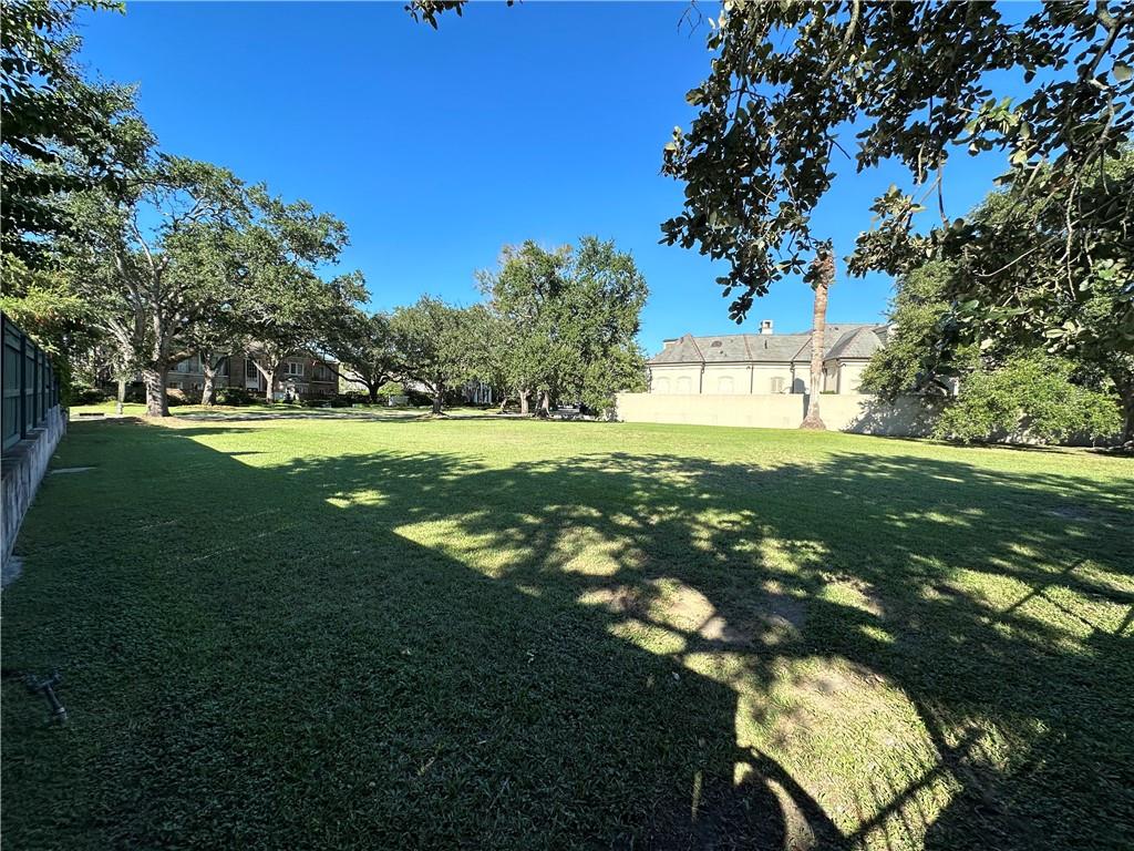 24 NASSAU Drive