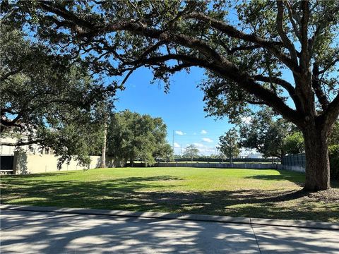 24 NASSAU Drive Metairie LA 70005