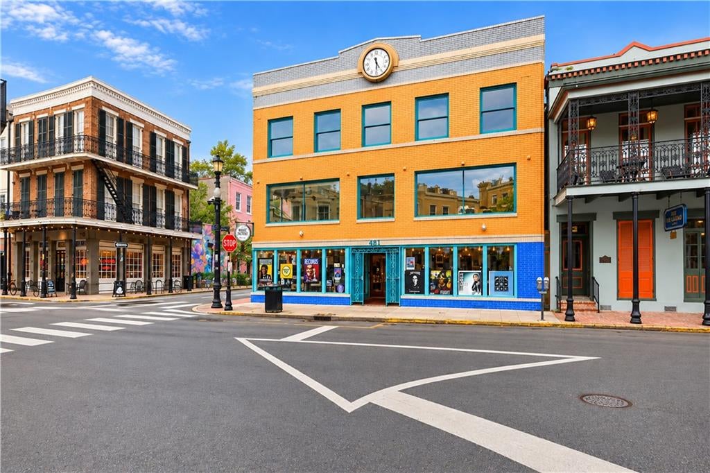 421 FRENCHMAN Street