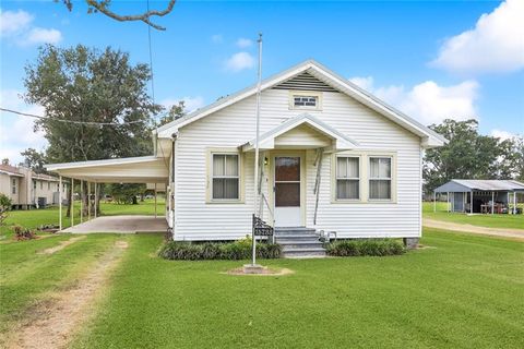 15733 RIVER ROAD Road Hahnville LA 70057