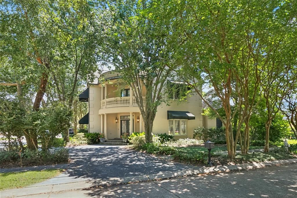 4525 TAFT Park