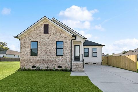 1925 ROSE Street Arabi LA 70032