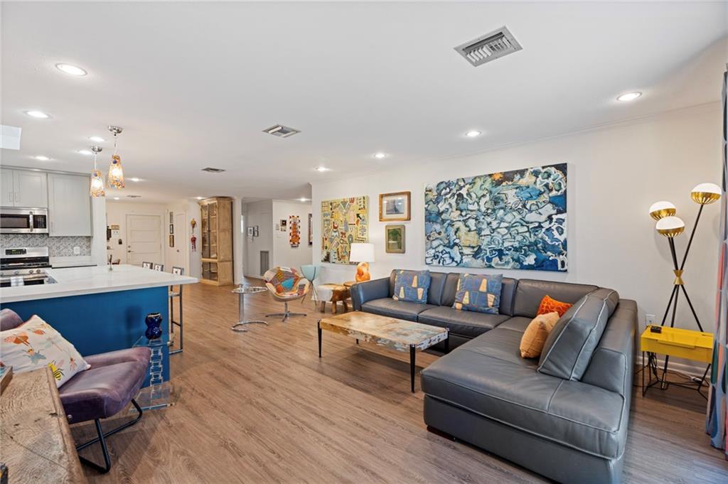 532 BEVERLY GARDEN Drive