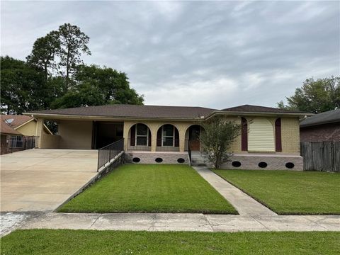 Photo of 206 CANBERRA Court, Slidell, LA 70458 (MLS # 2554429)