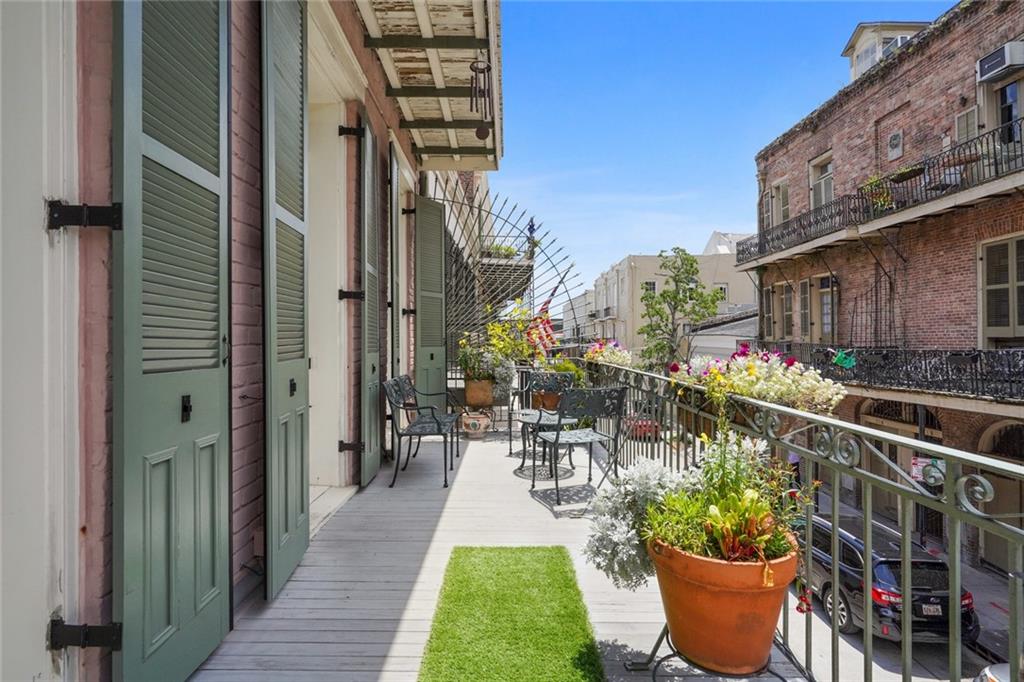 525 GOVERNOR NICHOLLS Street 202-3