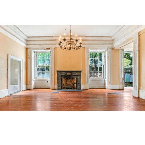 908 10 ESPLANADE Avenue