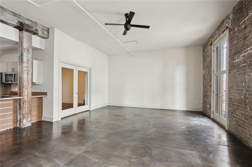 900 S PETERS Street 2
