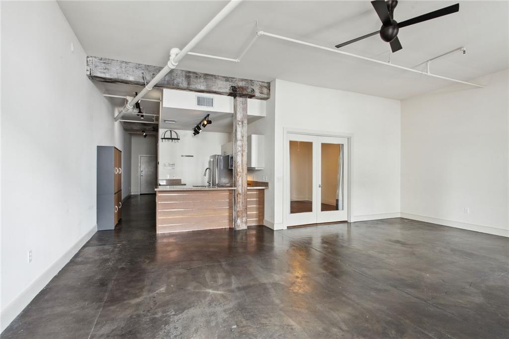 900 S PETERS Street 2