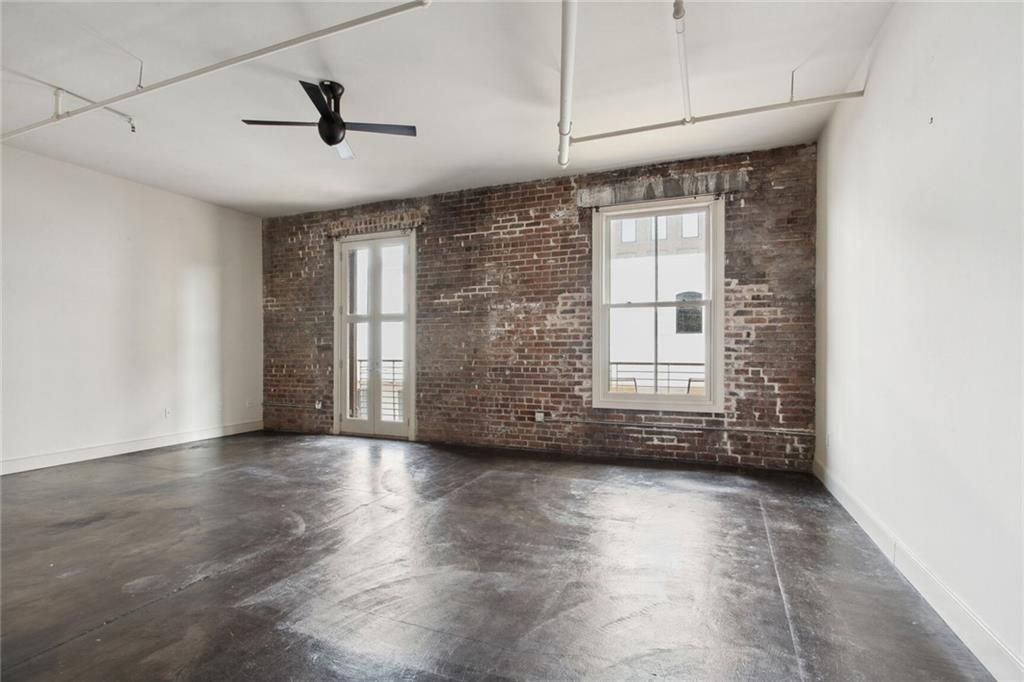 900 S PETERS Street 2