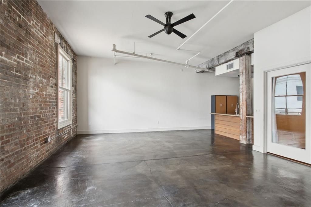 900 S PETERS Street 2