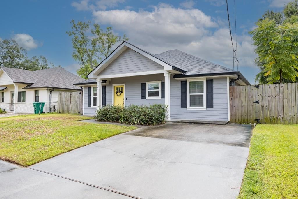 32 EVERGOLD Lane