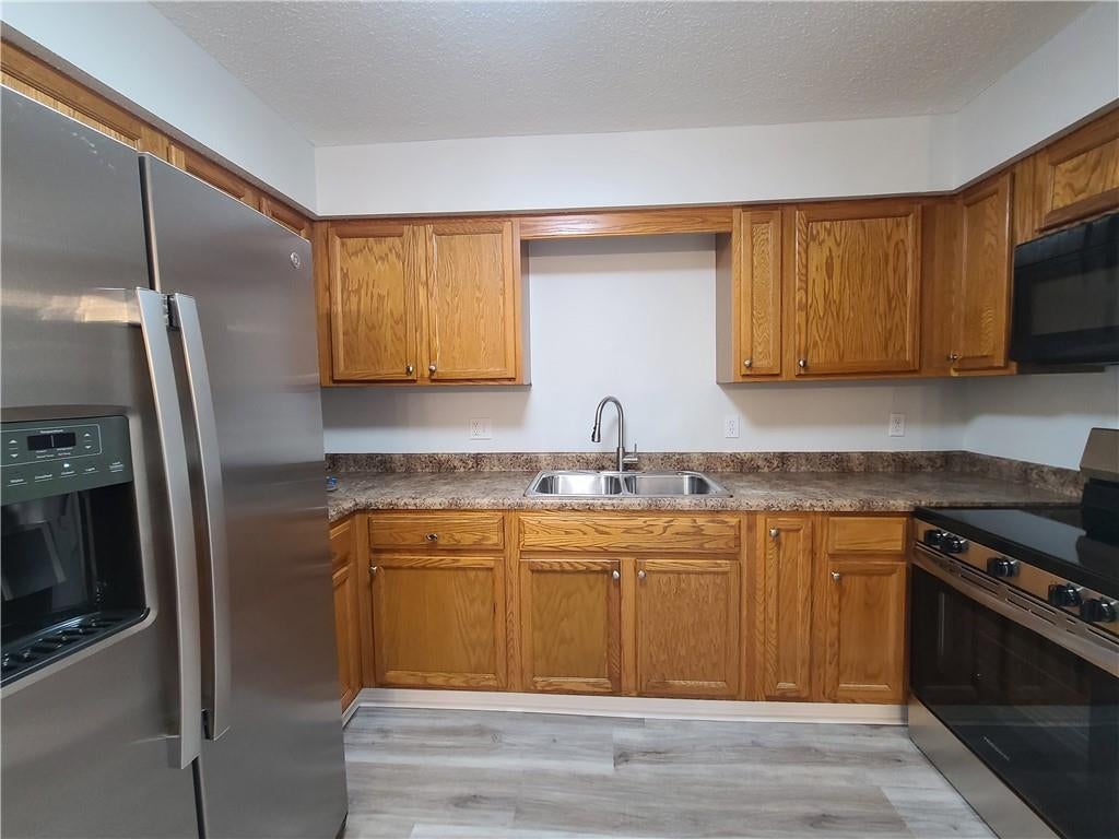 3541-3543 KINGS Drive