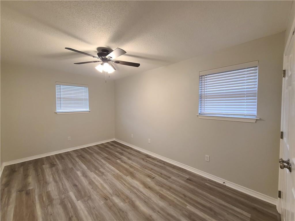 3541-3543 KINGS Drive