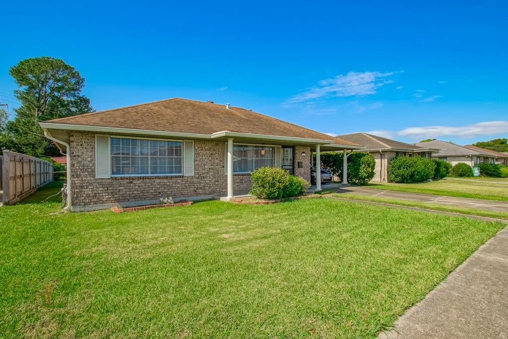 572 DUNKIRK Avenue