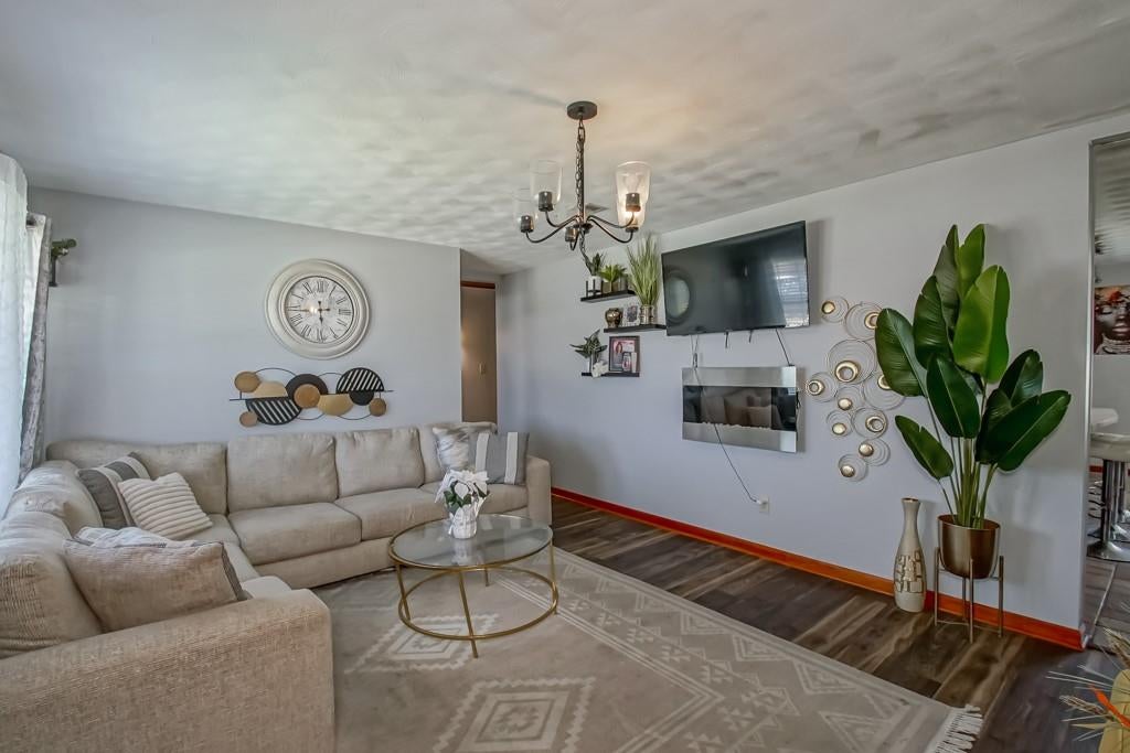 572 DUNKIRK Avenue