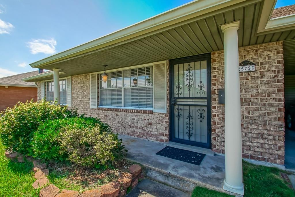 572 DUNKIRK Avenue