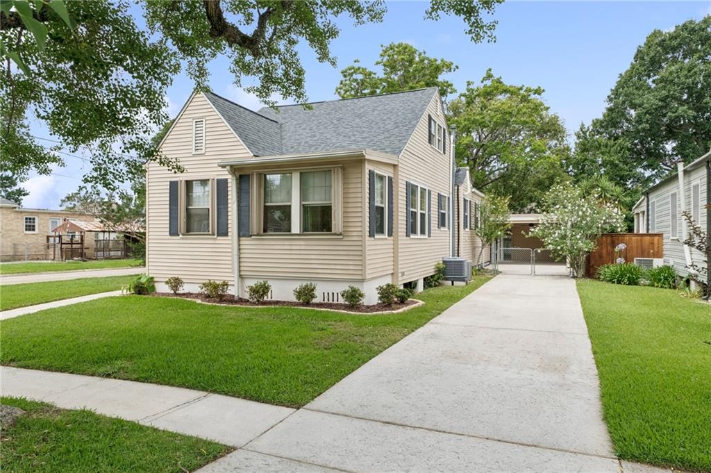 512 ATHANIA Parkway