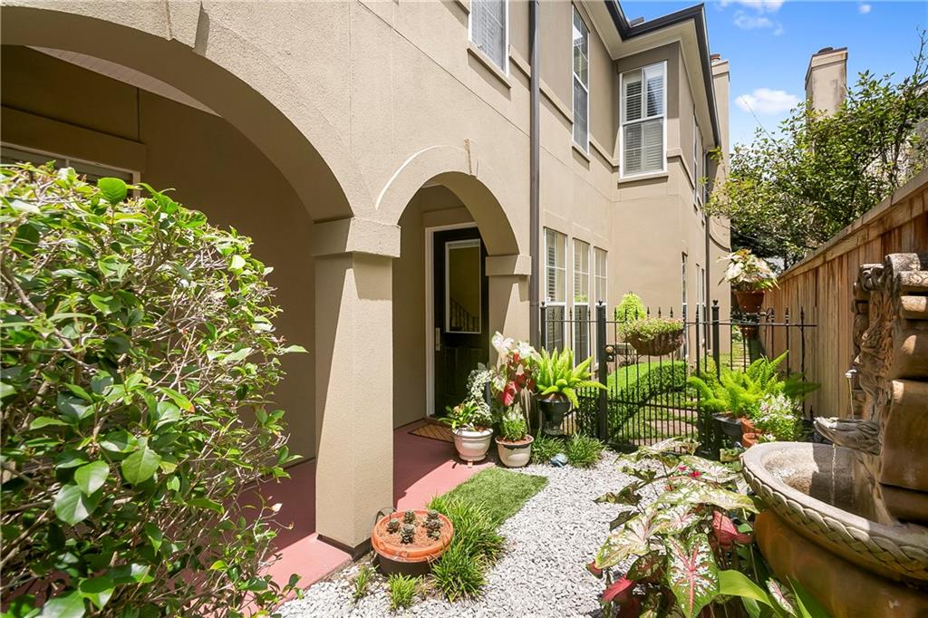 415 FOCIS Street