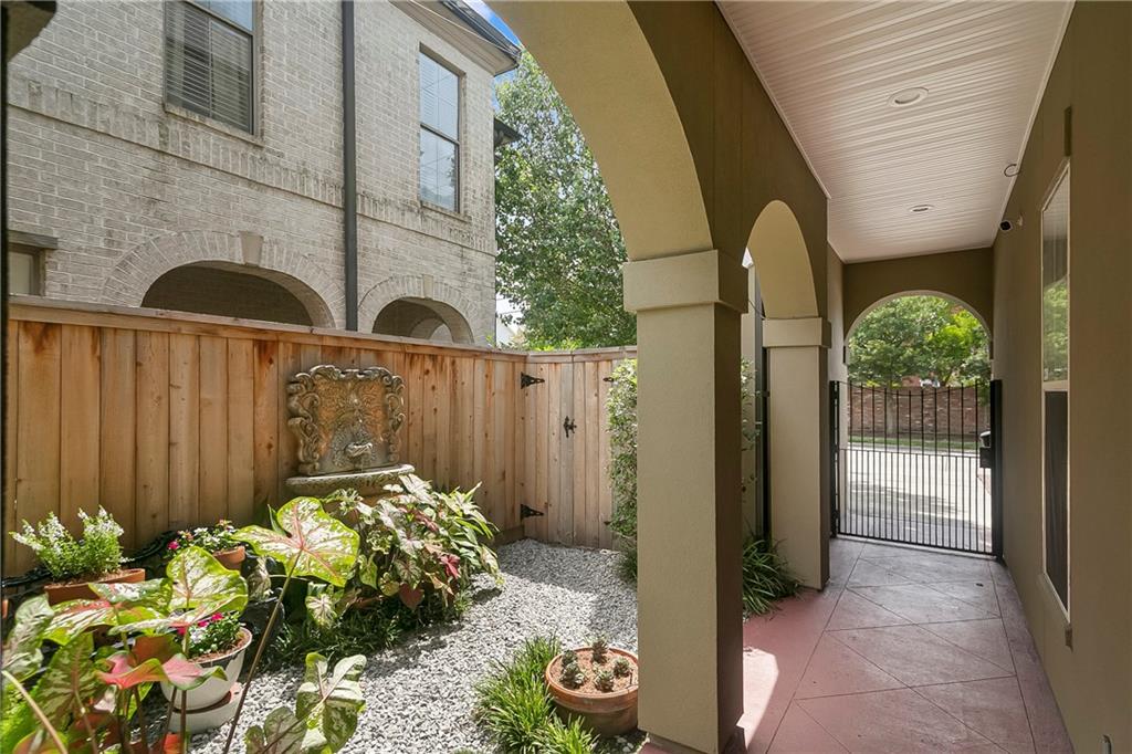 415 FOCIS Street