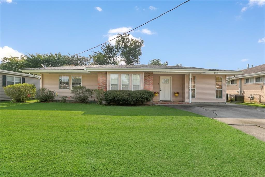 208 DESTREHAN Drive