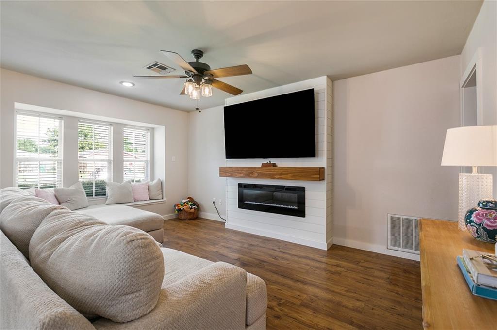 208 DESTREHAN Drive