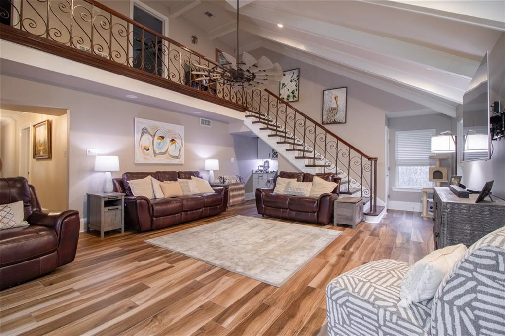 111 SEVEN OAKS Court