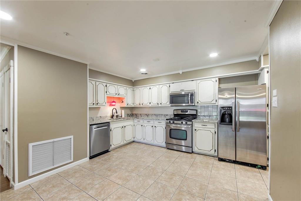 2101 MARY HUGHES Drive