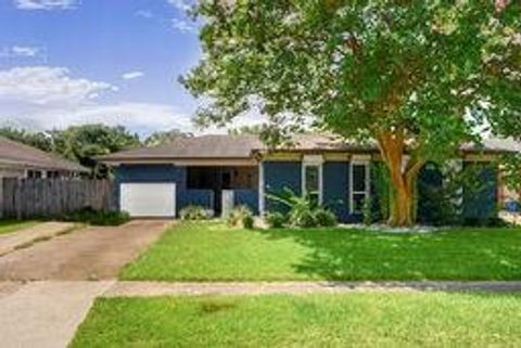 1832 FAITH Place Gretna LA 70056