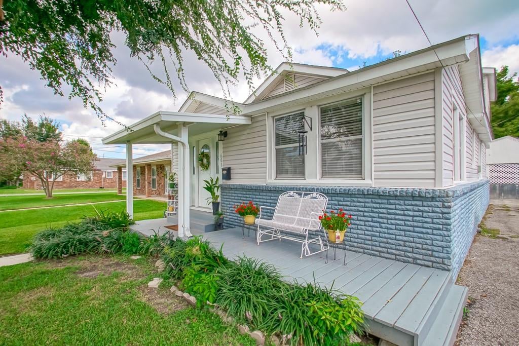 603 CENTRAL Avenue