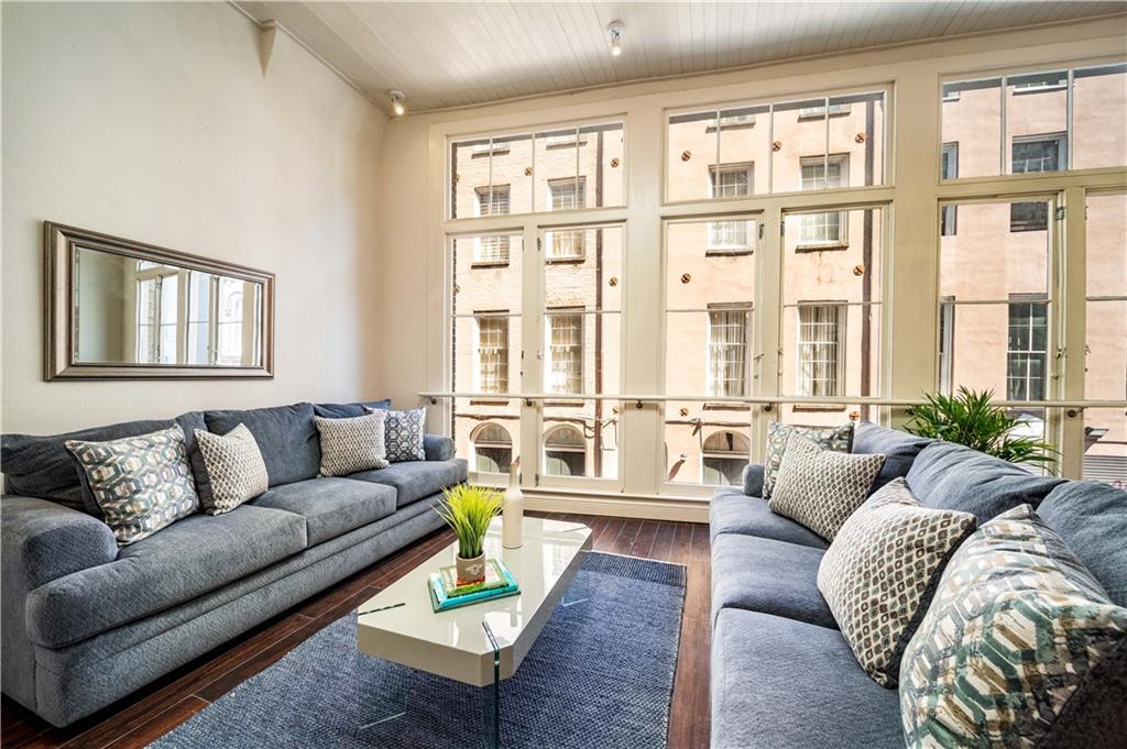 210 DECATUR Street 302