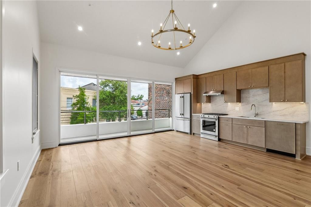 1827 SOPHIE WRIGHT Place 1827