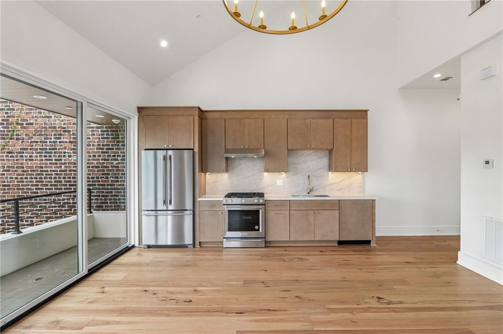 1827 SOPHIE WRIGHT Place 1827