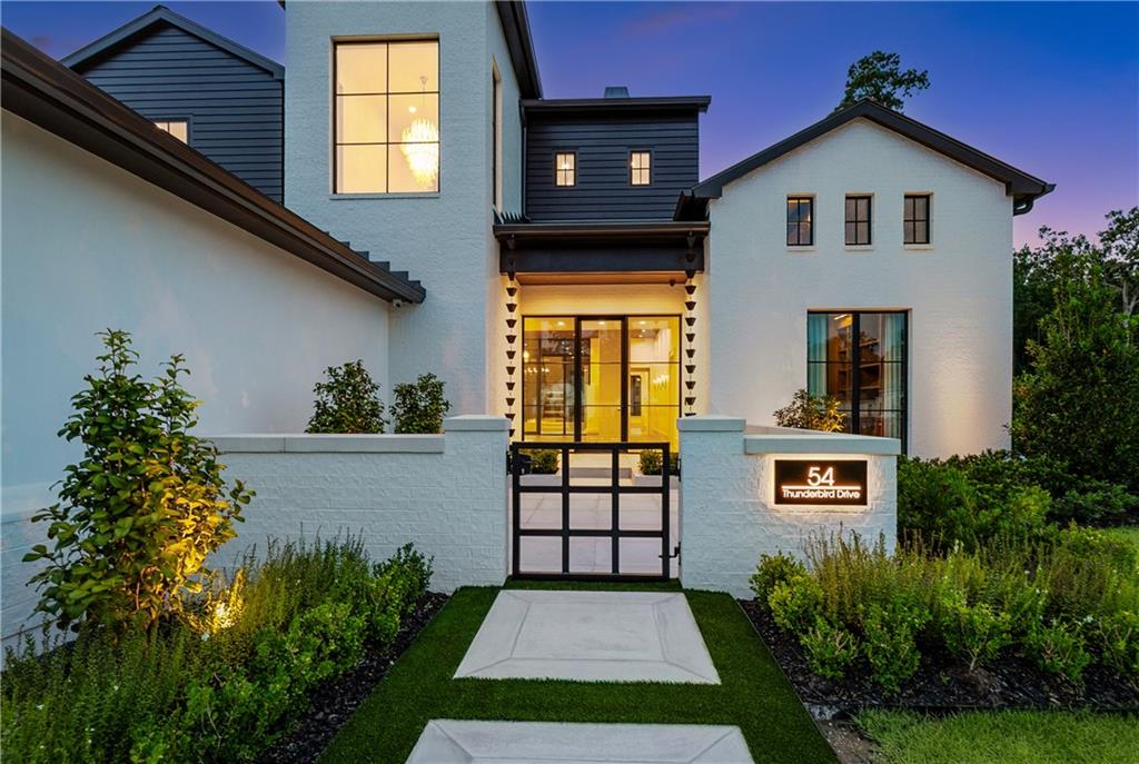 54 THUNDERBIRD Drive