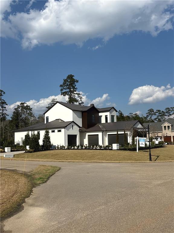 54 THUNDERBIRD Drive