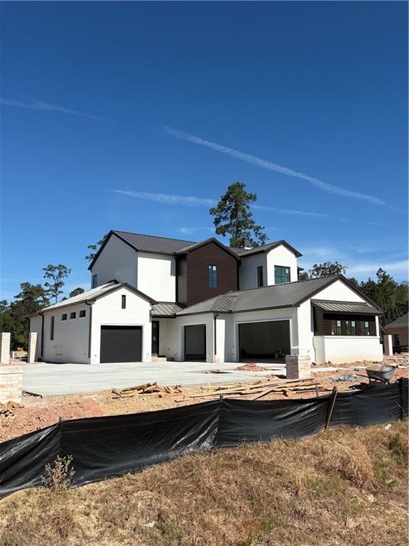 54 THUNDERBIRD Drive