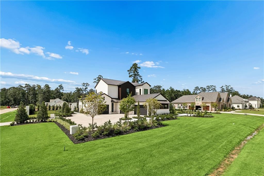 54 THUNDERBIRD Drive