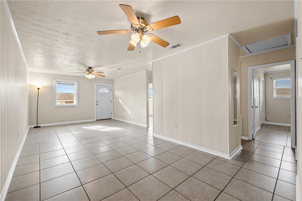 1601 MAPLEWOOD Drive