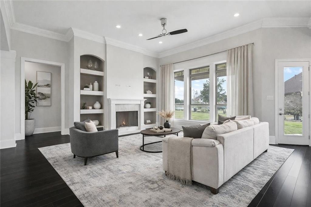 204 LAC SEGNETTE Drive