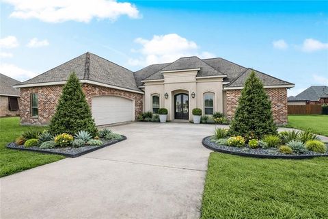 204 LAC SEGNETTE Drive Luling LA 70070