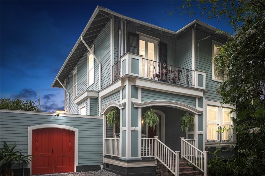 New Orleans, Louisiana 70115, United States, 4 Bedrooms Bedrooms, ,2 BathroomsBathrooms,Residential,Pending,194726