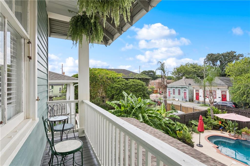 New Orleans, Louisiana 70115, United States, 4 Bedrooms Bedrooms, ,2 BathroomsBathrooms,Residential,Pending,194726