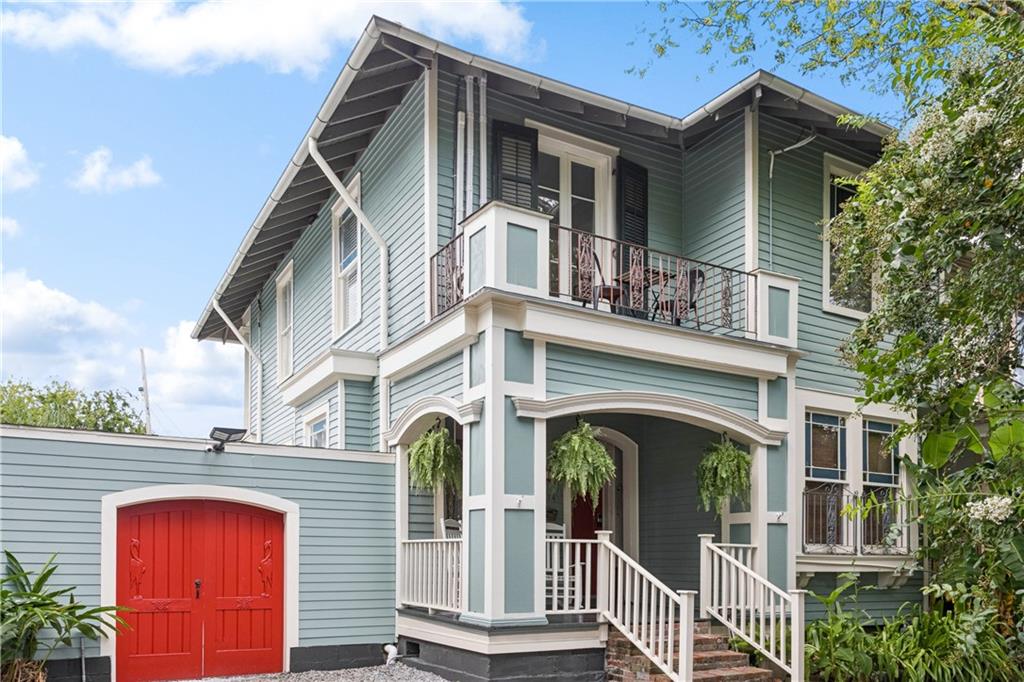 New Orleans, Louisiana 70115, United States, 4 Bedrooms Bedrooms, ,2 BathroomsBathrooms,Residential,Pending,194726