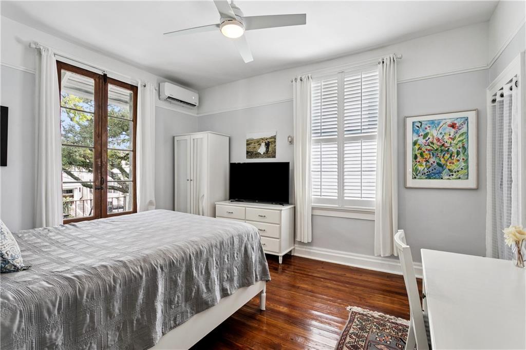 New Orleans, Louisiana 70115, United States, 4 Bedrooms Bedrooms, ,2 BathroomsBathrooms,Residential,Pending,194726