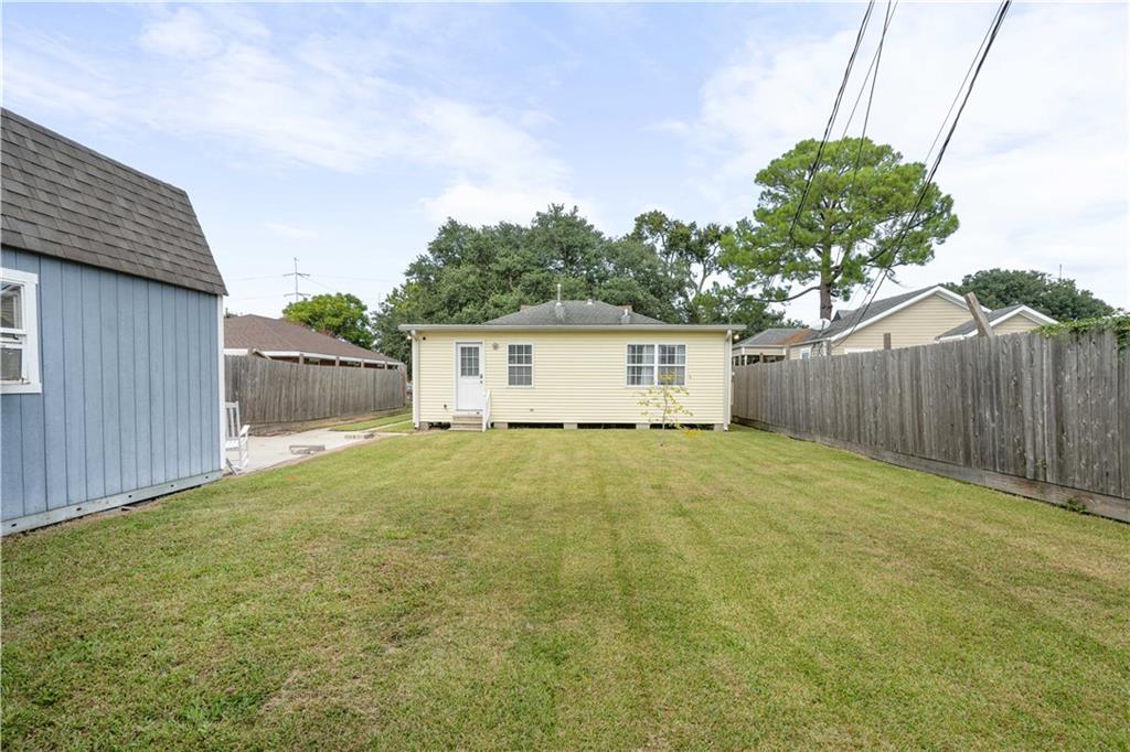 Jefferson, Louisiana 70121, United States, 2 Bedrooms Bedrooms, ,2 BathroomsBathrooms,Residential,Pending,70418