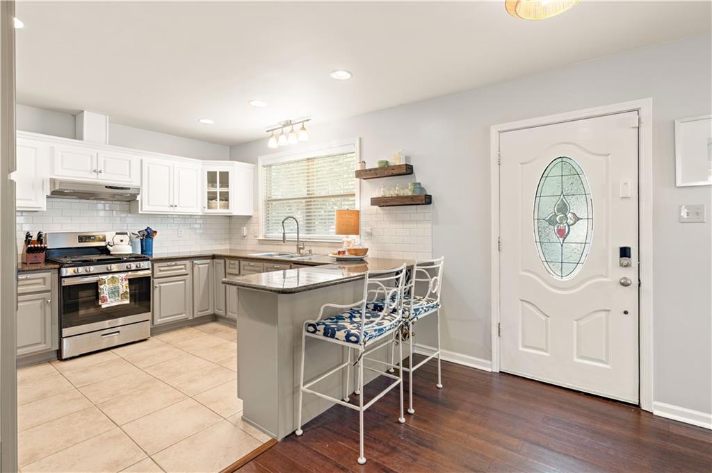 Jefferson, Louisiana 70121, United States, 2 Bedrooms Bedrooms, ,2 BathroomsBathrooms,Residential,Pending,70418