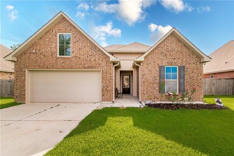Photo of 42087 WOOD Avenue, Ponchatoula, LA 70454 (MLS # 2561670)